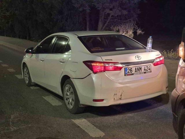 Eskişehir Çevre Yolu’nda motosiklet otomobile arkadan çarptı 3