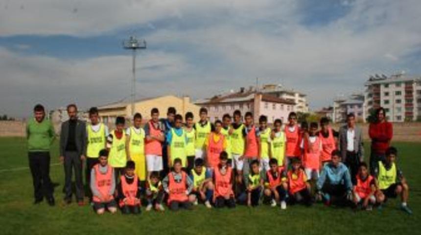 Futbolcu Dünyası Muş’un yıldızlarını belirleyecek