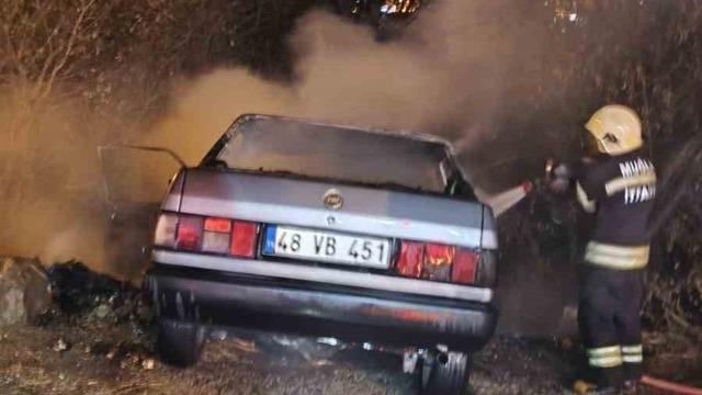 Bodrum’da kaza yapan otomobil alev aldı