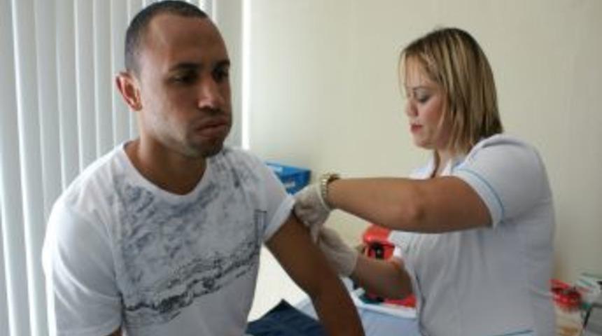 Medical Park Antalyaspor&rsquo;da aşı g&uuml;n&uuml;