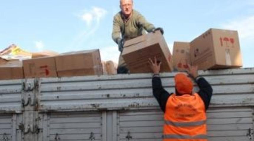 Yardım tırı yola &ccedil;ıktı
