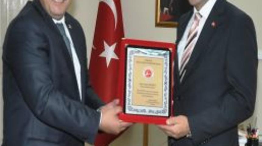 Kickboks Federasyonu Başkanı Kayacı, Başkan Bah&ccedil;eci'yi ziyaret etti