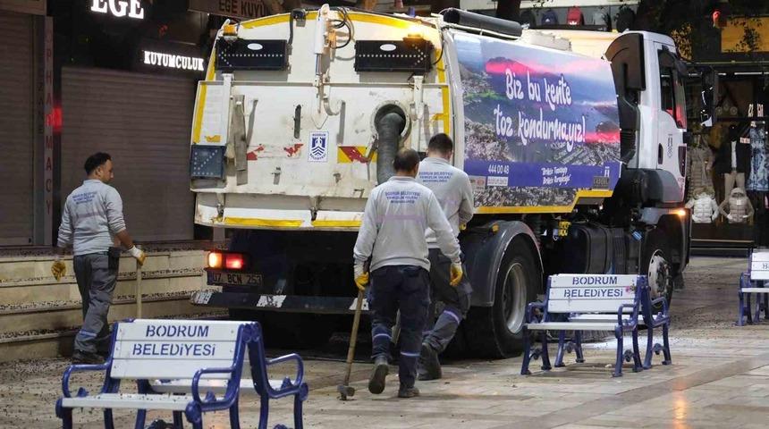 Mazgallarda binlerce izmarit temizlendi