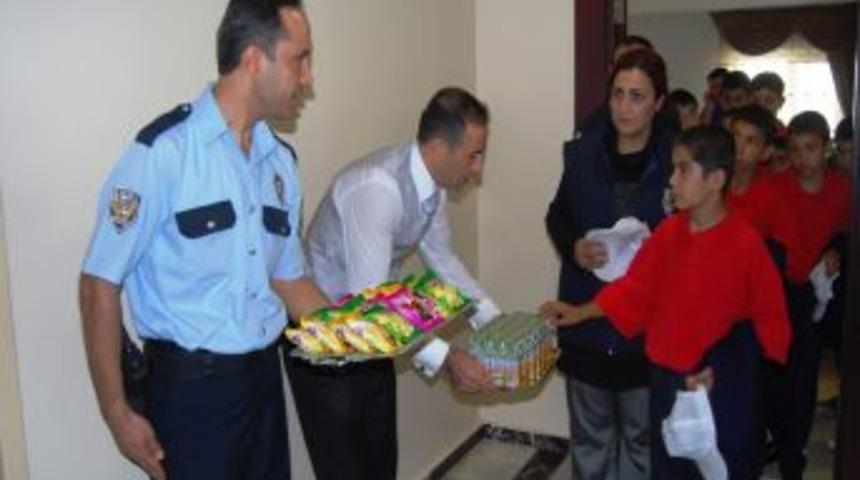 Emniyet, Maddeye Hayır Projesi ile &ccedil;ocukları uyuşturucudan uzuk tutuyor