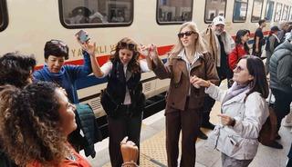 Turistik Karaelmas Ekspresi yolcularını Madenci Korosu coşkuyla karşıladı