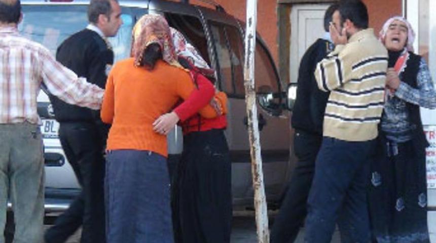 Depremde zarar g&ouml;ren depo &ccedil;&ouml;kt&uuml;: 1 &ouml;l&uuml;