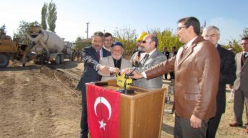 Şerefliko&ccedil;hisar&rsquo;a 100 kişilik &ouml;ğrenci yurdunun temeli dualarla atıldı