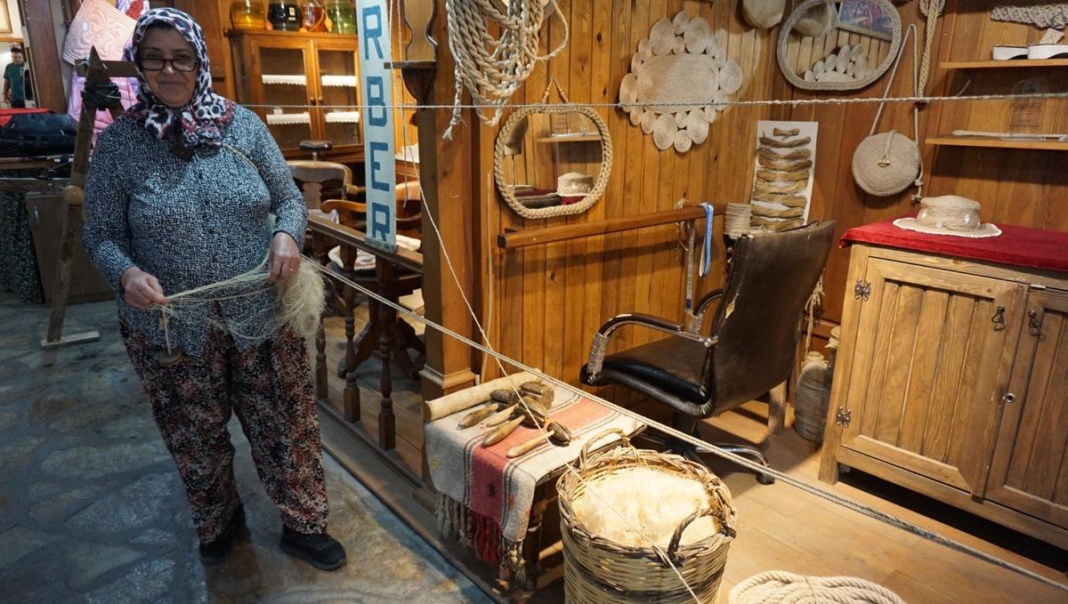 Erkek işi dediler, dinlemedi Raife Usta oldu! İstanbul un fethinden beri sanata dönüştü 5
