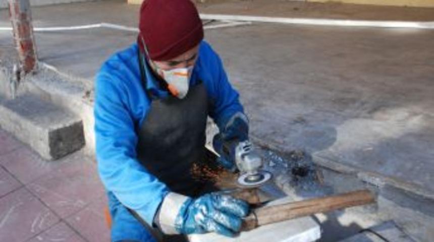 Bı&ccedil;ak&ccedil;ıların y&uuml;z&uuml; g&uuml;l&uuml;yor