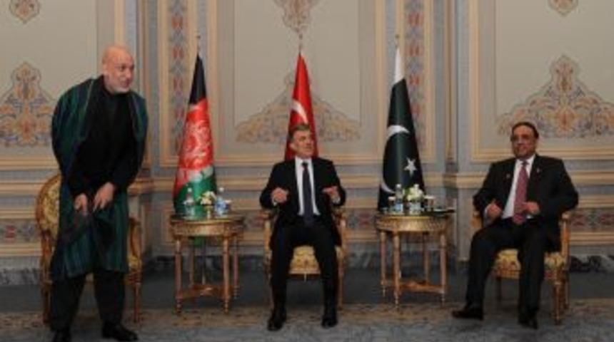 Liderler &uuml;&ccedil;l&uuml; zirve'de bir araya geldi