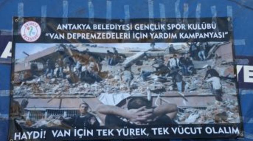 Antakyalı gen&ccedil;ler Van i&ccedil;in yardım kampanyası başlattı