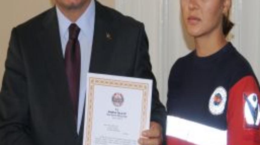 Manisa Valisi Daş&ouml;z, deprem b&ouml;lgesine giden ekipleri &ouml;d&uuml;llendirdi