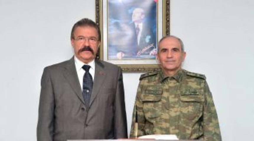 Orgeneral Kalyoncu, Vali Cerrah&rsquo;ı ziyaret etti