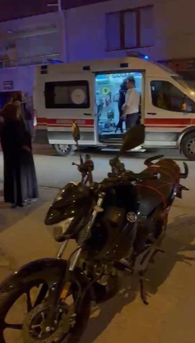 Eskişehir’de otomobile yandan çarpan motosikletli yaralandı 4