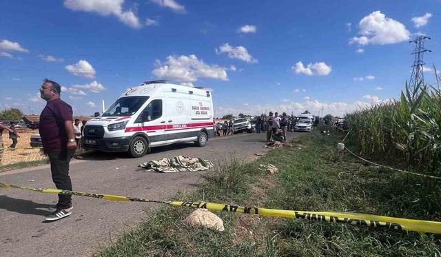 &Ccedil;ocukların motosikletle gezisi faciayla son buldu: 2 &ouml;l&uuml; 1