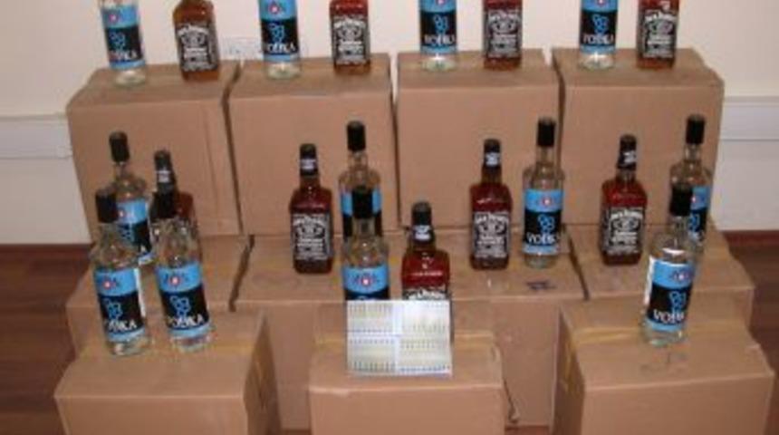 Balıkesir'de 195 şişe ka&ccedil;ak i&ccedil;ki ele ge&ccedil;irildi