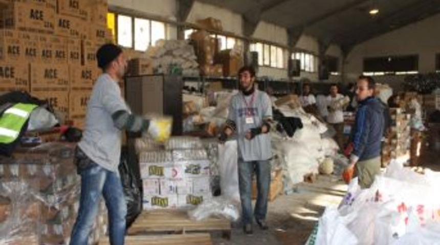 Karışık paketler, yardımın depremzedeye ulaşmasını geciktiriyor