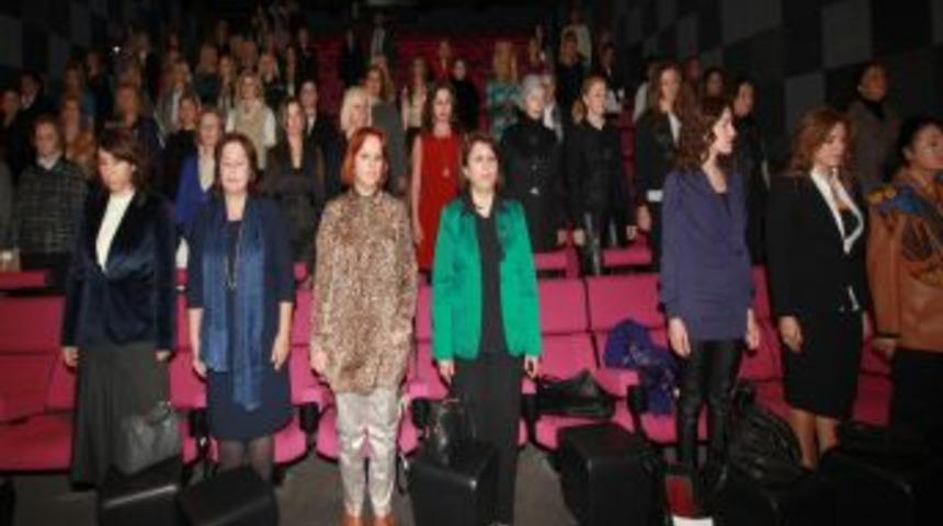 Van depremi i&ccedil;in 'T&uuml;rkiye&rsquo;nin kadınları' bir araya geldi