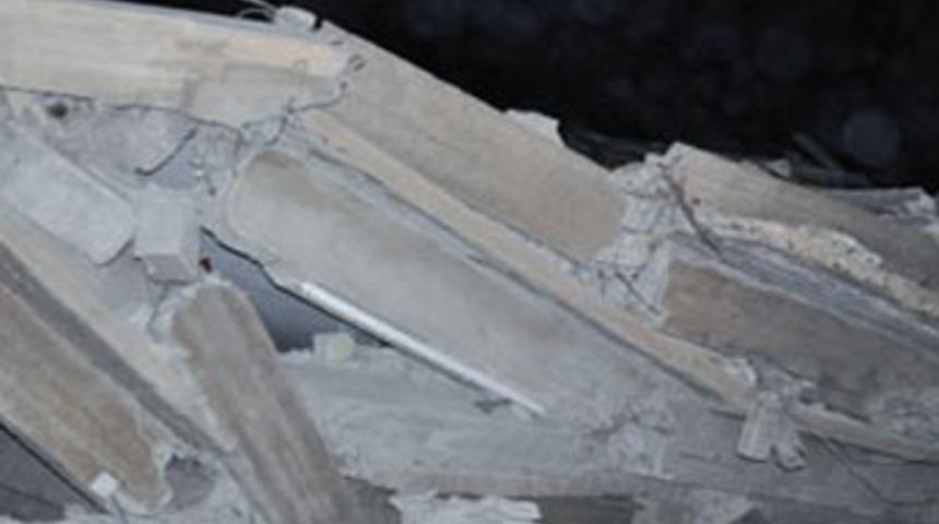 3.7'lik sarsıntıya bile dayanamadı