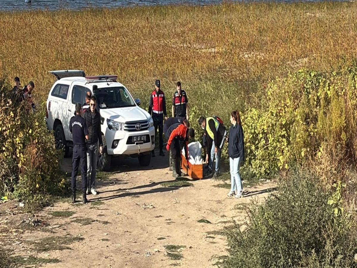 Edirne de Meri&ccedil; Nehri nde erkek cesedi bulundu 1