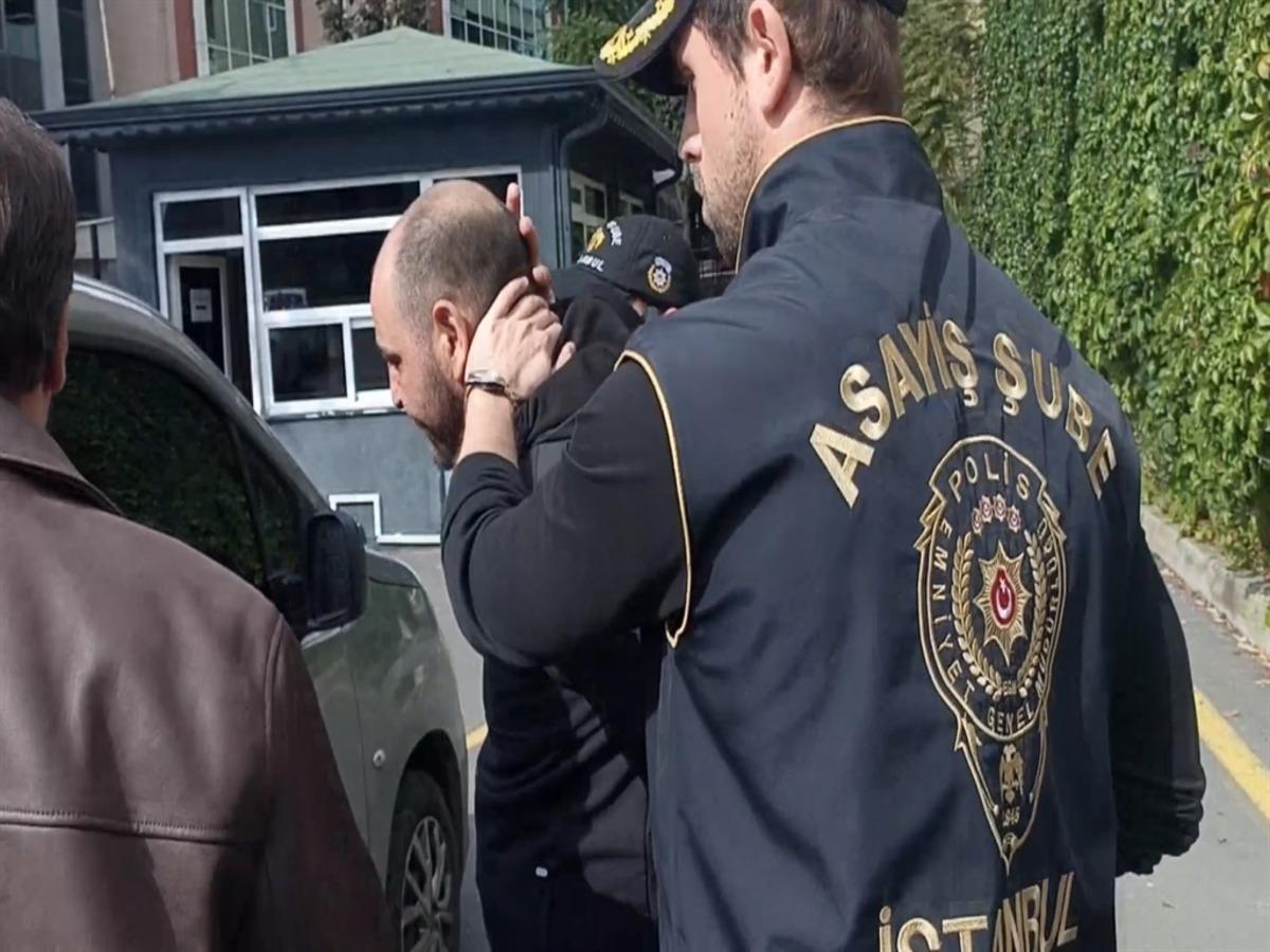 Gaziosmanpaşa da 30 yıl hapis cezasıyla aranan firari h&uuml;k&uuml;ml&uuml; yakalandı 1