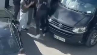 İstanbul'da  sürücülerin yol kavgası kamerada