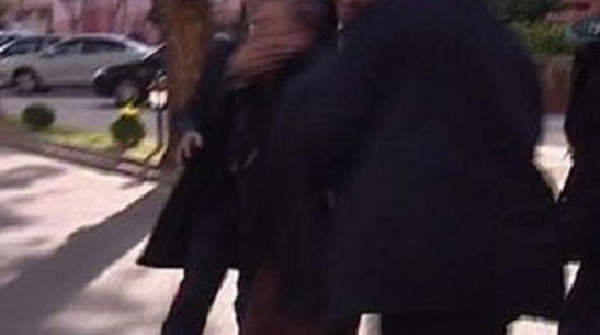 Başbakanlık &ouml;n&uuml;nde kendini yakmaya &ccedil;alıştı