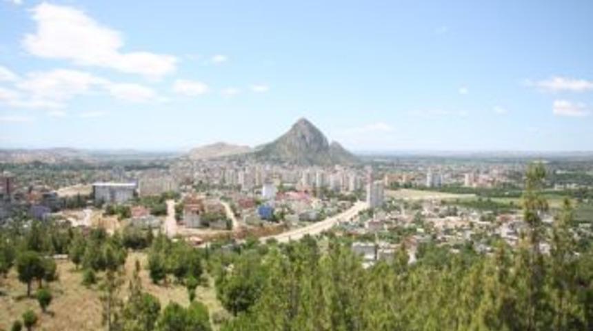 Kozan'da 'İl Olmadan İl Gibi Olmak' konulu kompozisyon yarışması