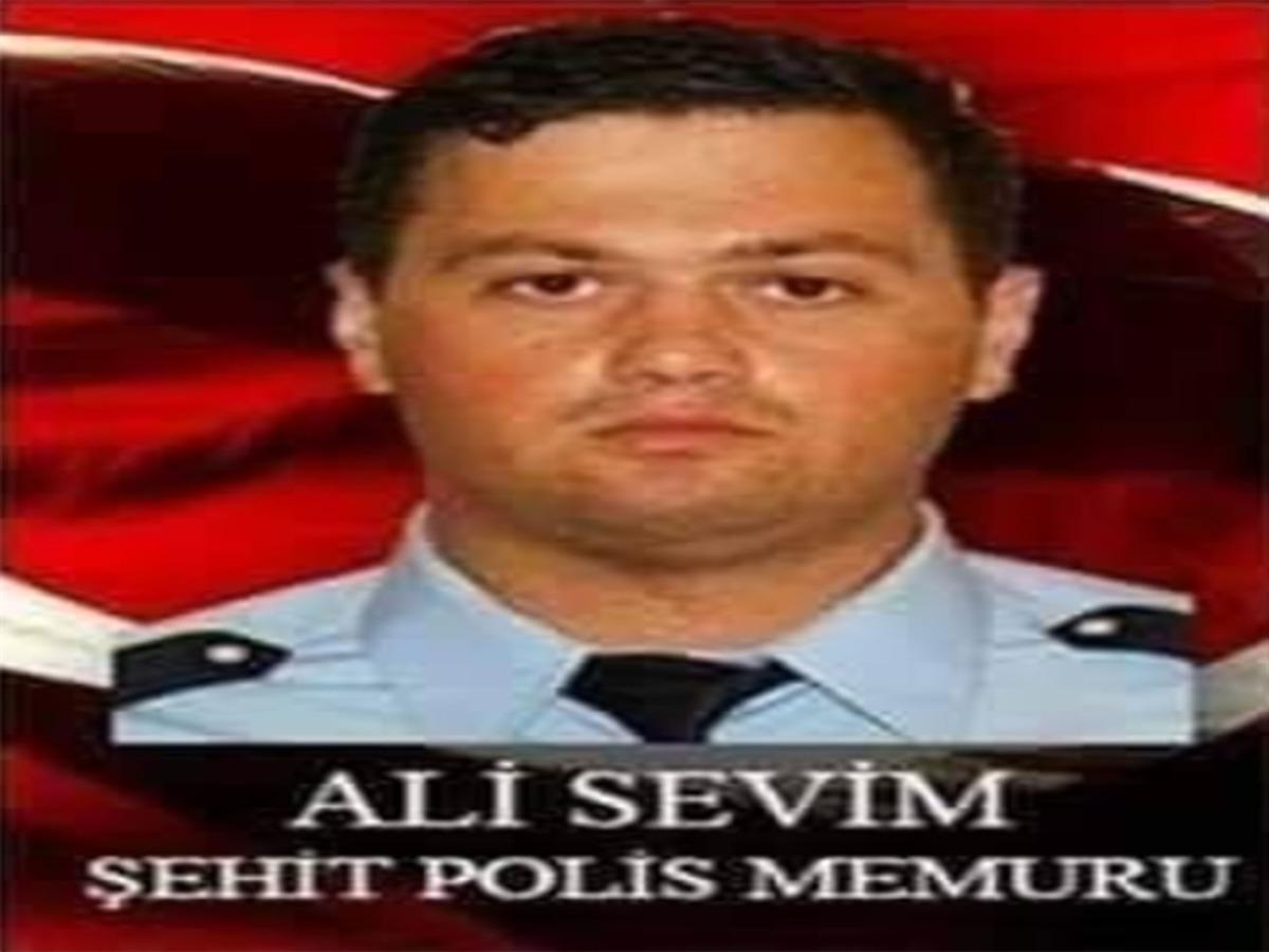 Şehit &ccedil;ocuğu Ey&uuml;phan&rsquo;a TOMA&rsquo;lı d&uuml;ğ&uuml;n konvoyu 6