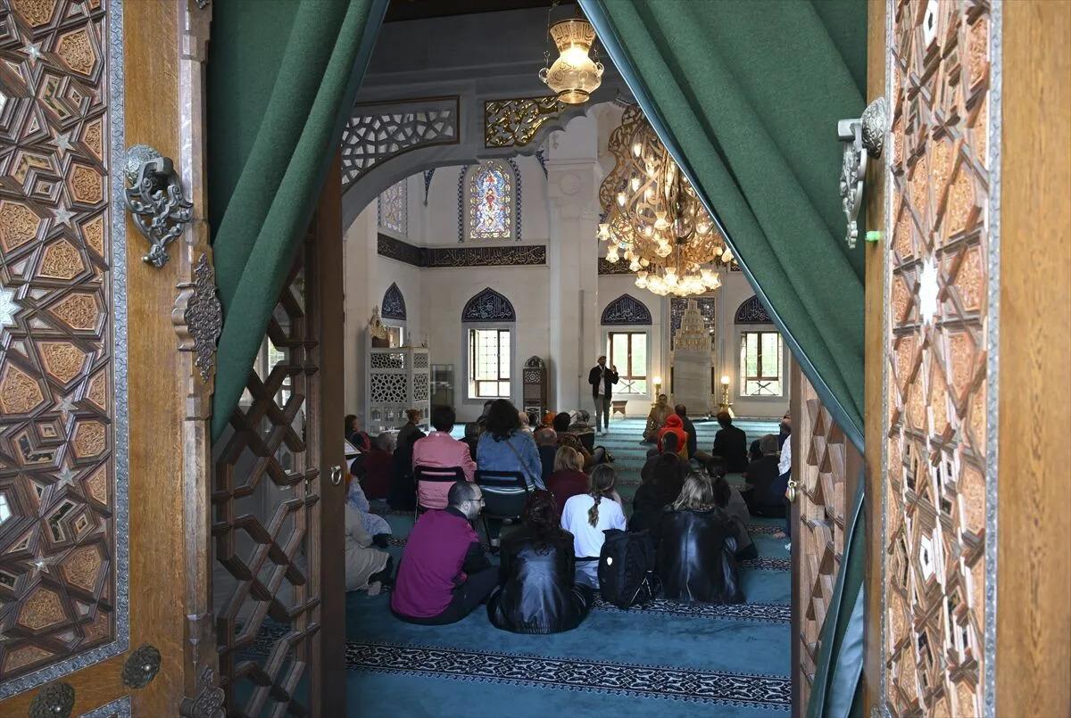Almanya da "Açık Cami Günü" etkinliği düzenlendi 4