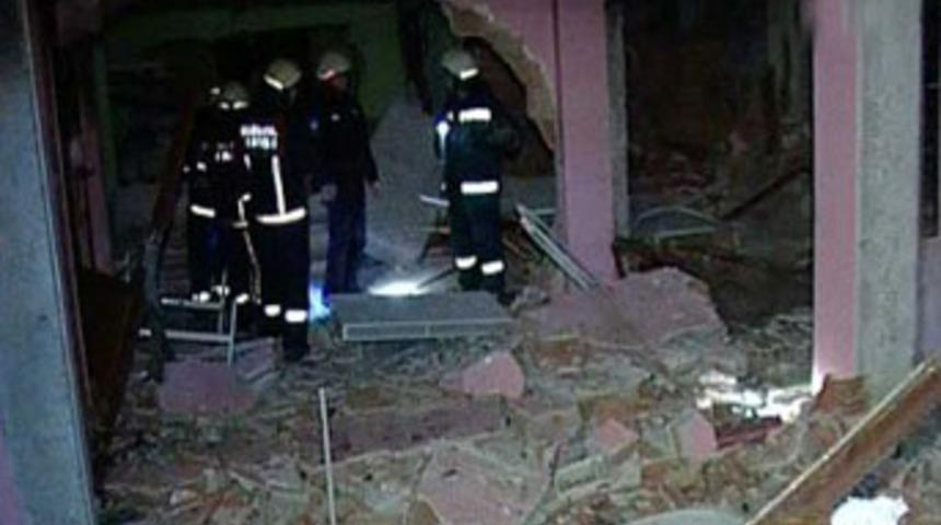 Doğalgaz bomba gibi patladı: 1 &ouml;l&uuml;, 1 yaralı