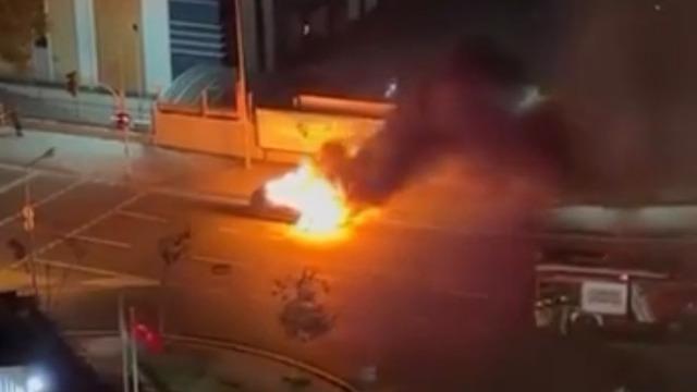 Yer: İstanbul! Seyir halindeki cip alev alev yandı