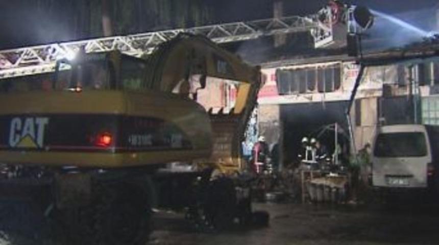 Ankara'da oto tamircisi yangını