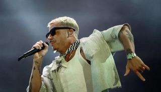 ABD'li şarkıcıdan, Macklemore'un sahne alamadığı stadyumda "&Ouml;zg&uuml;r Filistin" mesajı