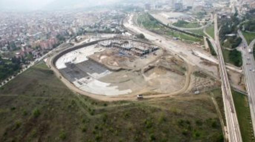 Stadyum inşaatına gece denetlemesi