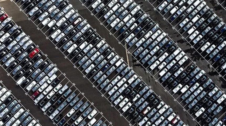 Otomotiv end&uuml;strisi eyl&uuml;lde yaklaşık 4 milyar dolarlık ihracatla ilk sırada yer aldı
