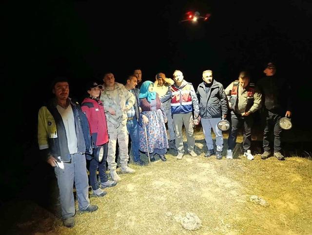 3 g&uuml;nd&uuml;r kayıptı! Yaşlı kadın drone ile bulundu 7