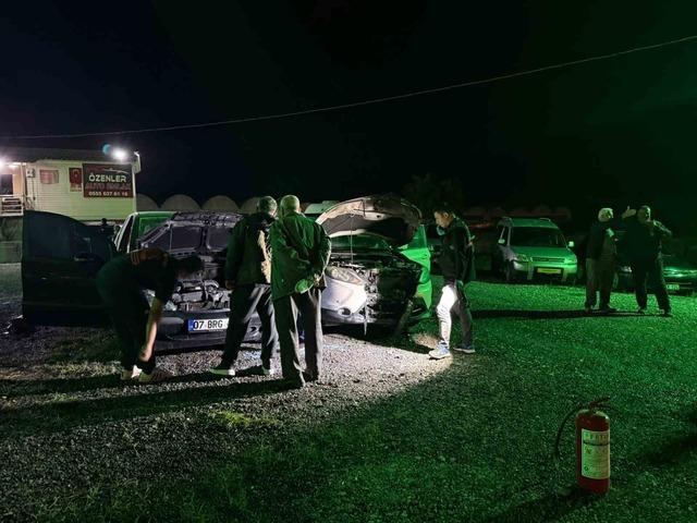 Yer: Antalya! 6 aracı ateşe verdi 11