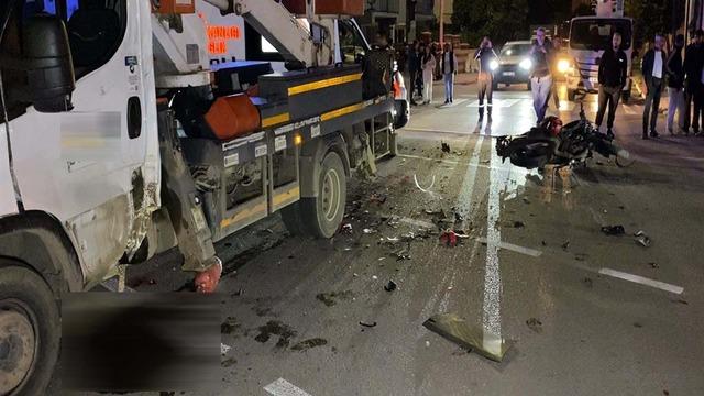 Bursa'da motosiklet ile sepetli vinç çarpıştı: 1 ölü, 1 ağır yaralı
