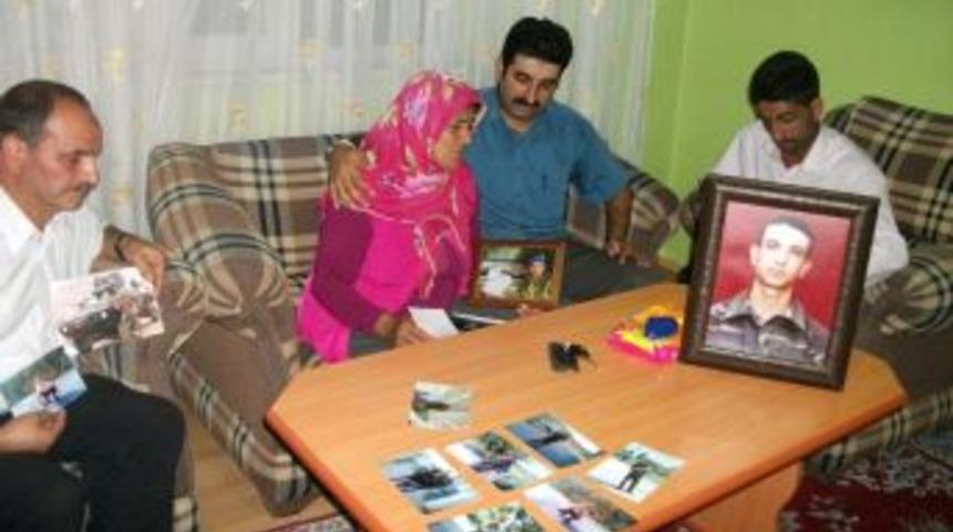 Acılı aile, asker oğlunun intihar ettiğine inanmıyor