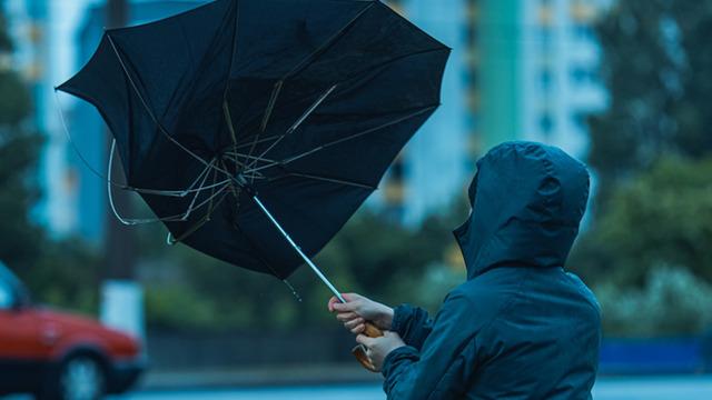 Meteoroloji peş peşe uyardı: Bu bölgelerde yaşayanlar dikkat! Sağanak ve fırtına alarmı