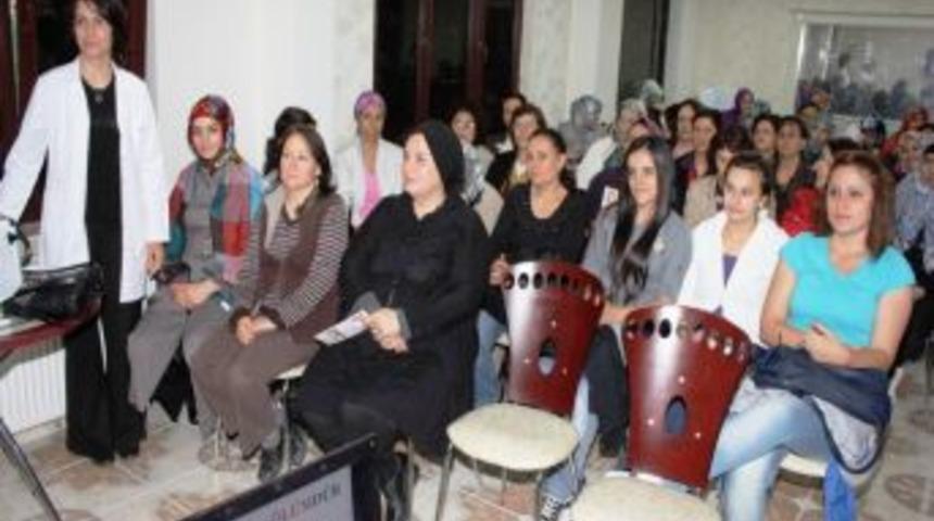 Kadınlar meme kanseri konusunda bilgilendirildi