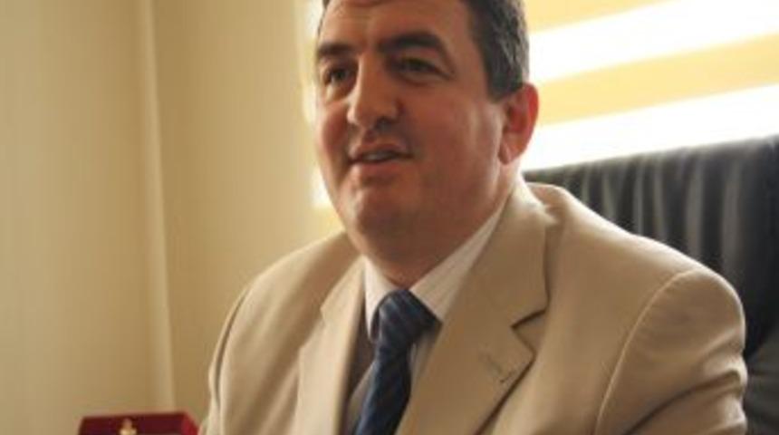 Dereci: Geleceğimizin şekillenmesinde b&uuml;t&uuml;n y&uuml;k&uuml; &ouml;ğretmenler taşıyor