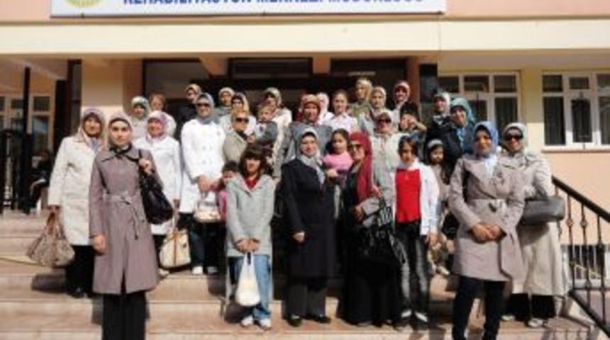 Armoni Derneği üyeleri Huzurevi ve Sevgi Evleri'ni ziyaret etti