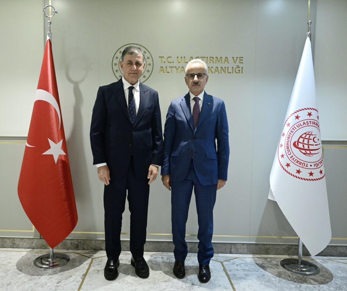 Telefonunu kapattı, talimat verdi! "Cemil Tugay AK Parti ye" iddiası: "Arayan olursa  Yurt dışında  deyin" 2
