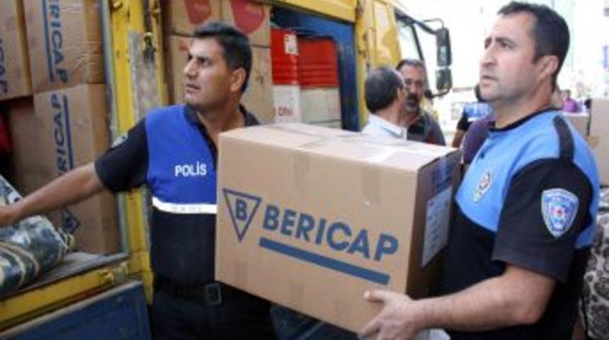 Mersin polisi depremzedelere yardım elini uzattı