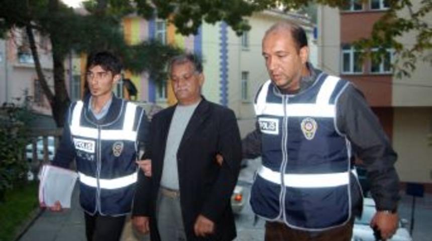 Sahte parayla kurbanlık almaya &ccedil;alışırken yakalandı