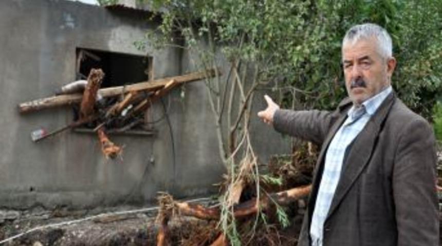 Antalya&rsquo;da etkili olan selde kaybolan 6 kişinin 2&rsquo;sinin cesedine ulaşıldı