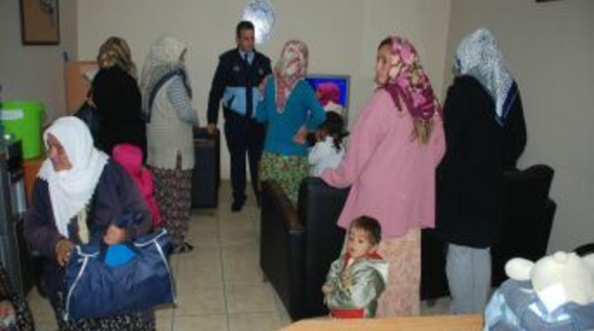 Eskisehir'de dilenciler, b&ouml;lgelerine &ouml;zel servisle bırakılıyor