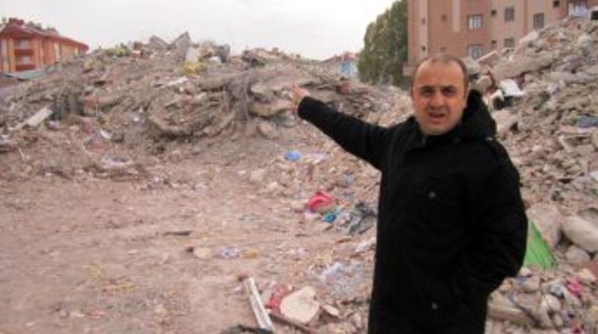 "İkinci el eşya depremzedeleri &uuml;z&uuml;yor"